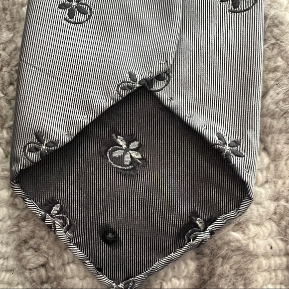 Floral Print Tie - Picture 8 of 10